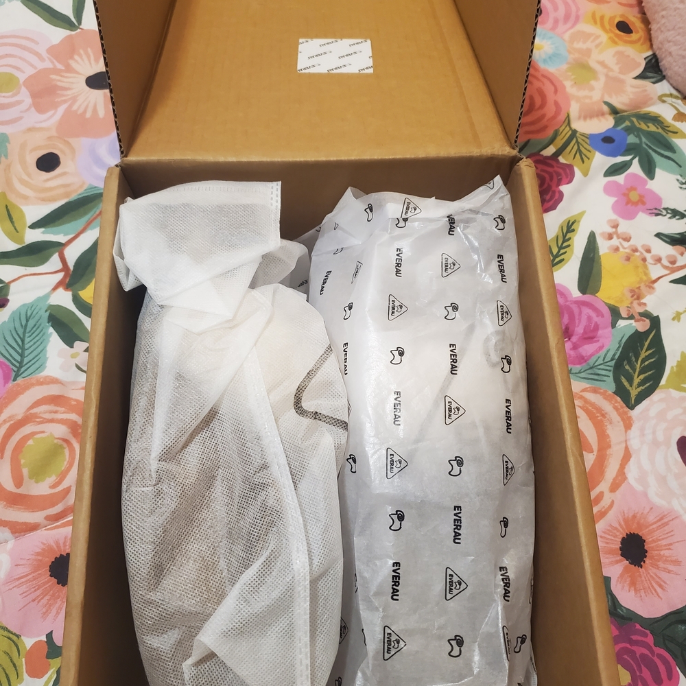 New UGG Slippers - Picture 2 of 8